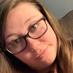 Meet your Posher, Caitlin